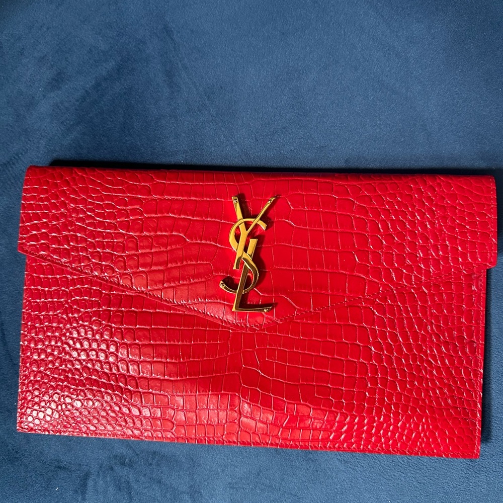 YSL envelope uptown clutch RED crocodile embossed shiny leather.